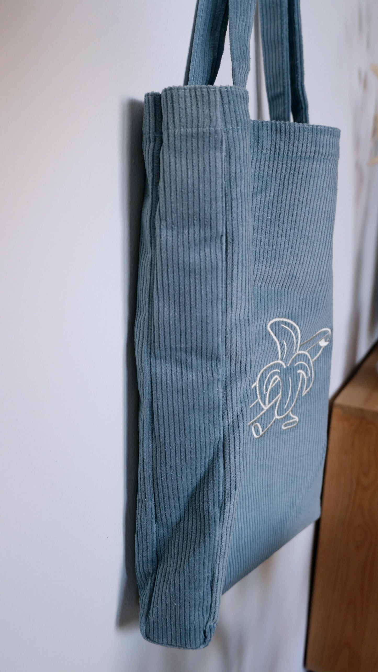 Cord Tasche Light Blue - Banana with Surfboard